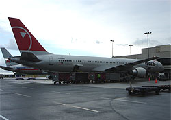 B757 Rear Side View